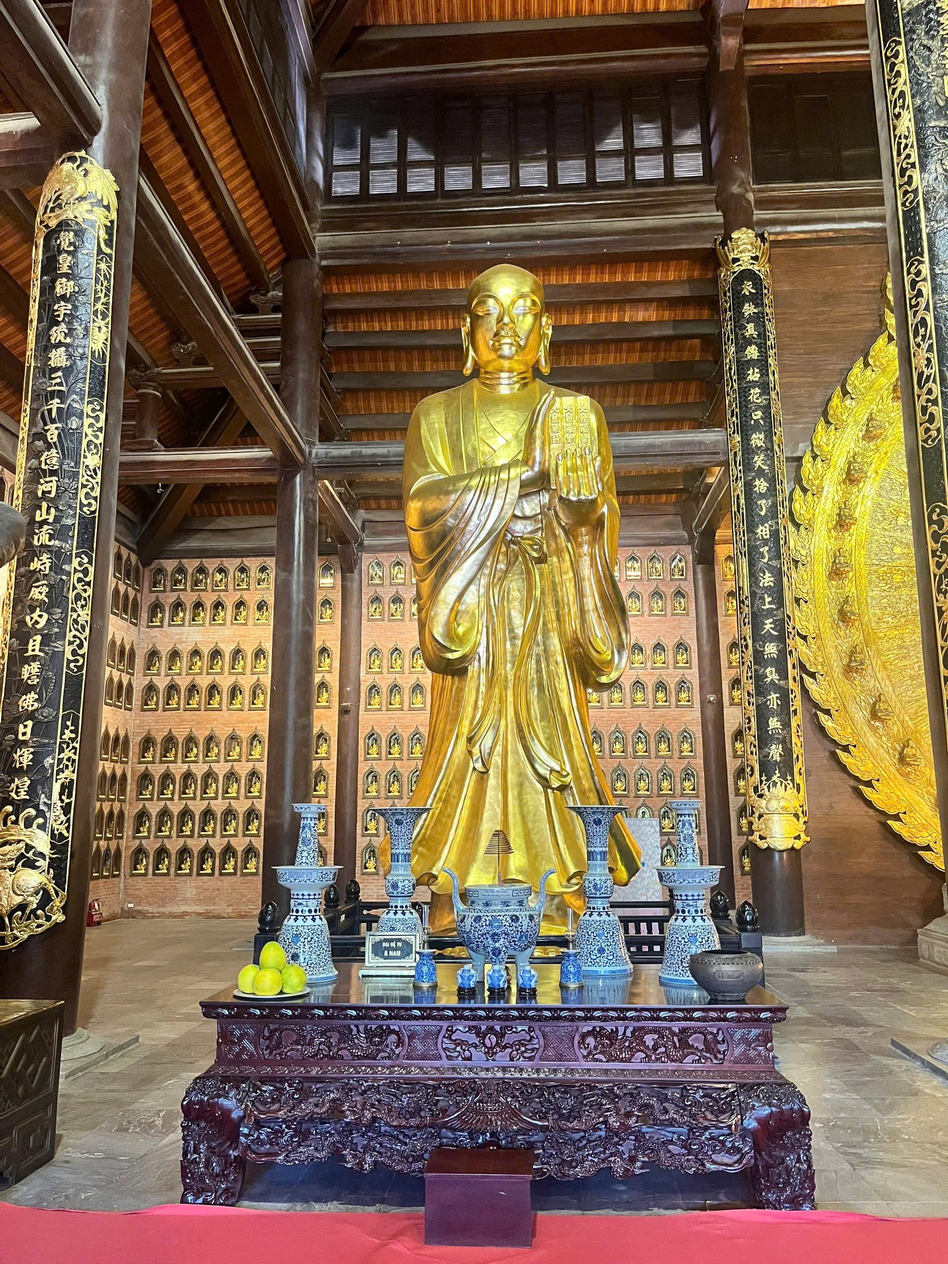 Không gian xanh mát quanh chùa Bái Đính Ninh Bình