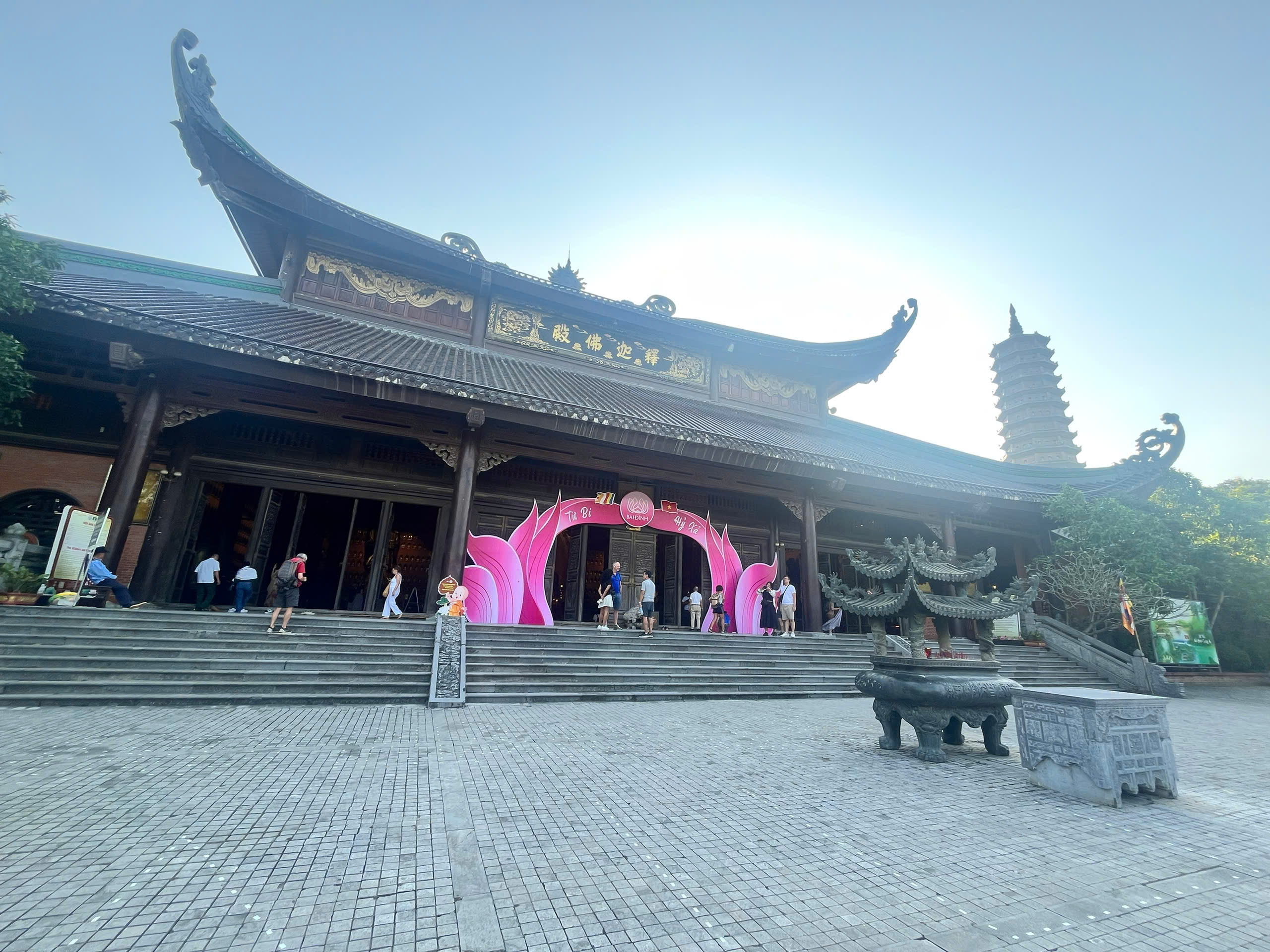 Toà đại hùng bảo điện chùa Bái Đính