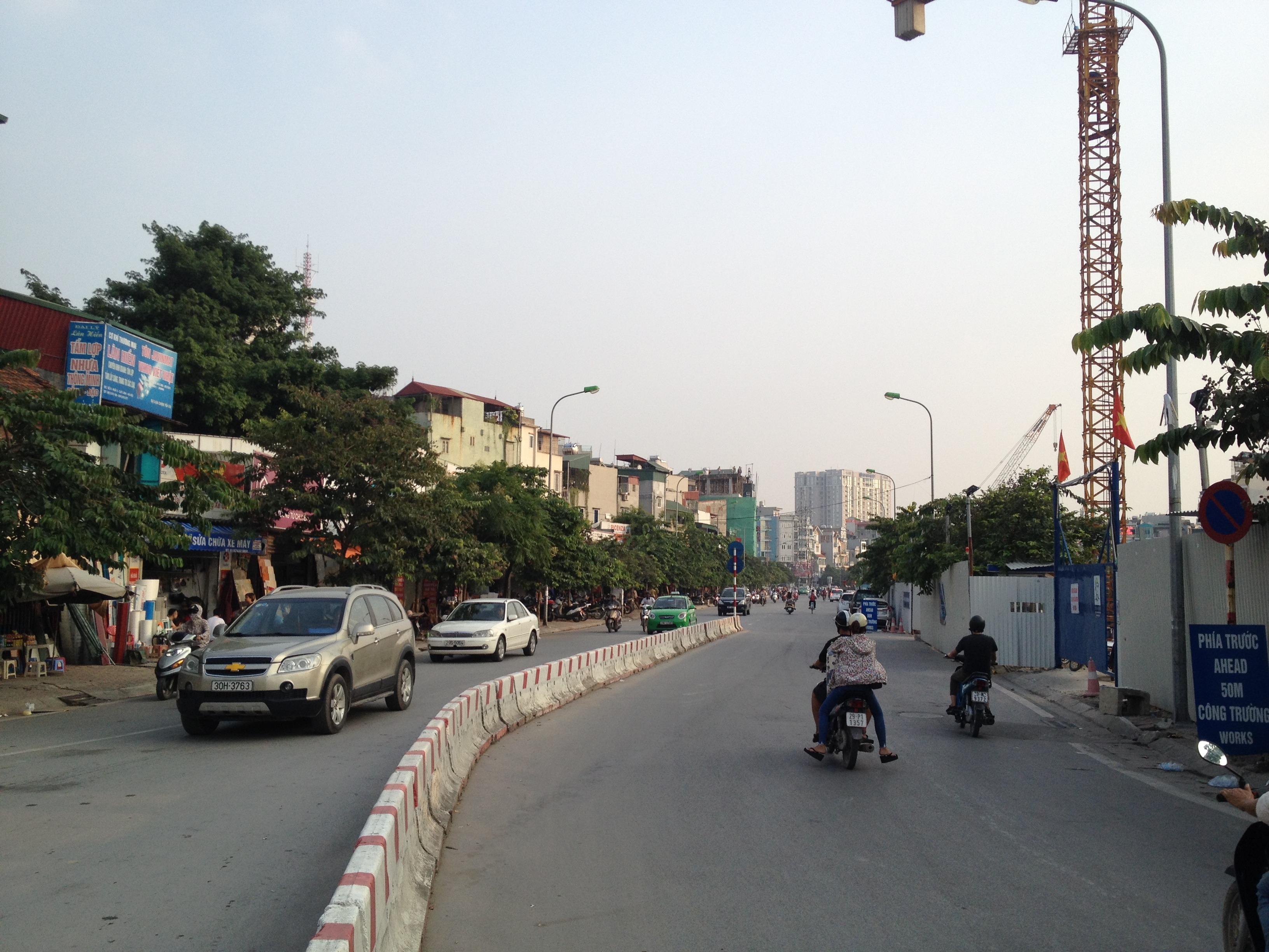 Xe taxi phục vụ khách từ Hào Nam lên sân bay Nội Bài